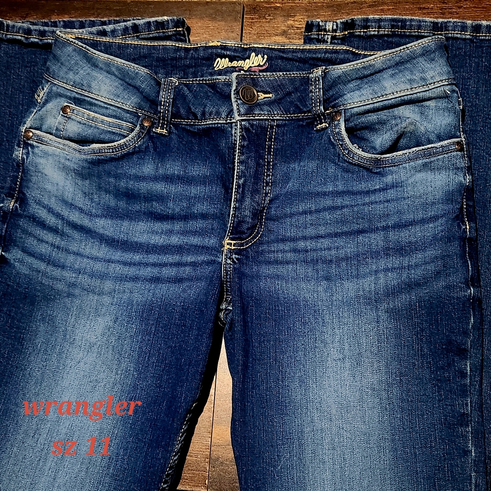 Wrangler Women's Dark Blue Straight Leg Jeans